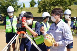 2学年の総合学習「体験型現場学習会」